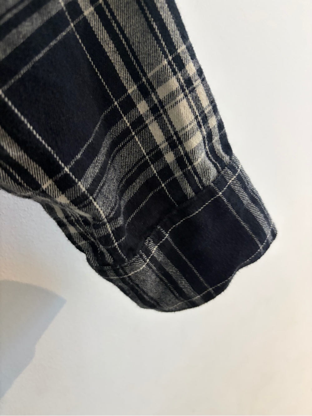 Madewell Black & Cream Plaid Button-Up Shirt - women - size m - Picture 4 of 6